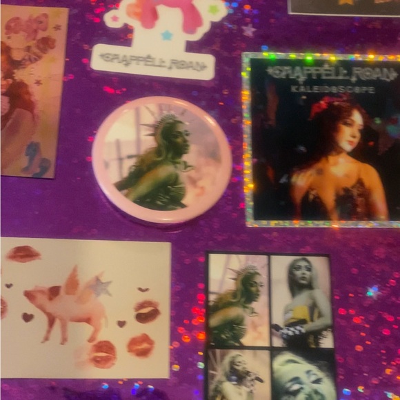 CHAPPELL ROAN ULTIMATE PROMOTIONAL BOXSET MINT !! - Picture 3 of 8